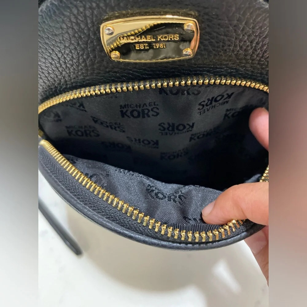 🚨SOLD 🚨👜MICHEAL KORS ✨semi new✨ MINI BACKPACK - Picture 7 of 13
